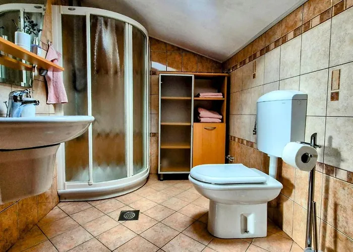 House Calla, House With A View, Near Piran Hébergement de vacances *