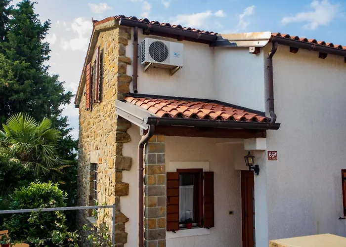 House Calla, House With A View, Near Piran Hébergement de vacances Sečovlje
